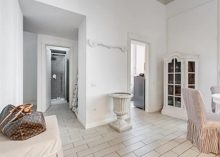 Trevi Linda Apartment- Your Italian Holidays רומא
