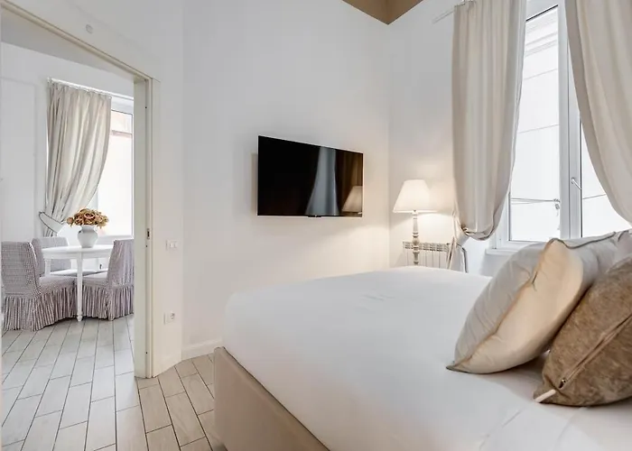 Trevi Linda Apartment- Your Italian Holidays * רומא