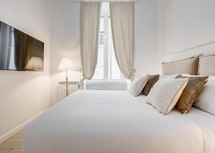 Trevi Linda Apartment- Your Italian Holidays *