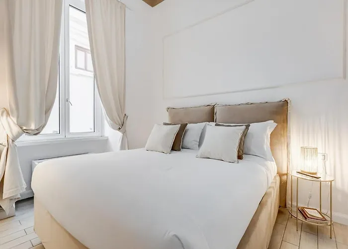 Trevi Linda Apartment- Your Italian Holidays *
