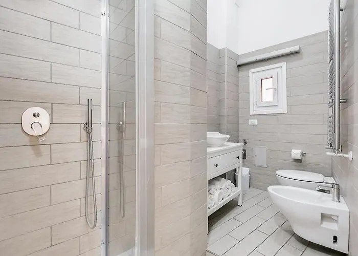 Trevi Linda Apartment- Your Italian Holidays *