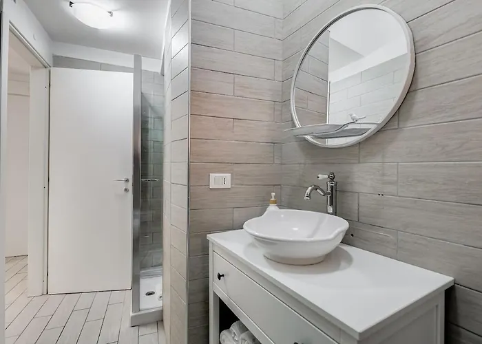 Trevi Linda Apartment- Your Italian Holidays